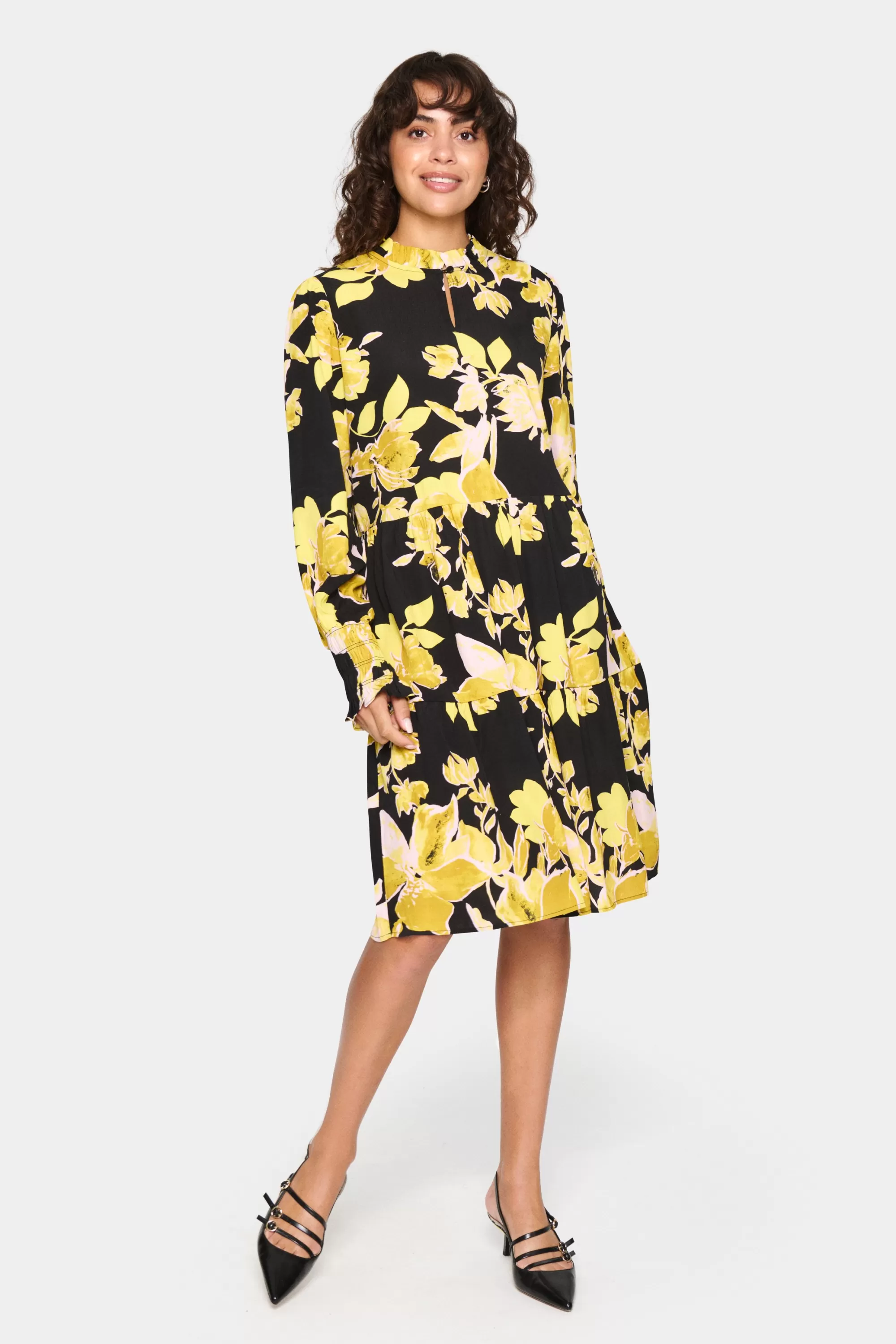 SaintTropez GraceSZ Klänning BlackBurnishedFlorals Shop
