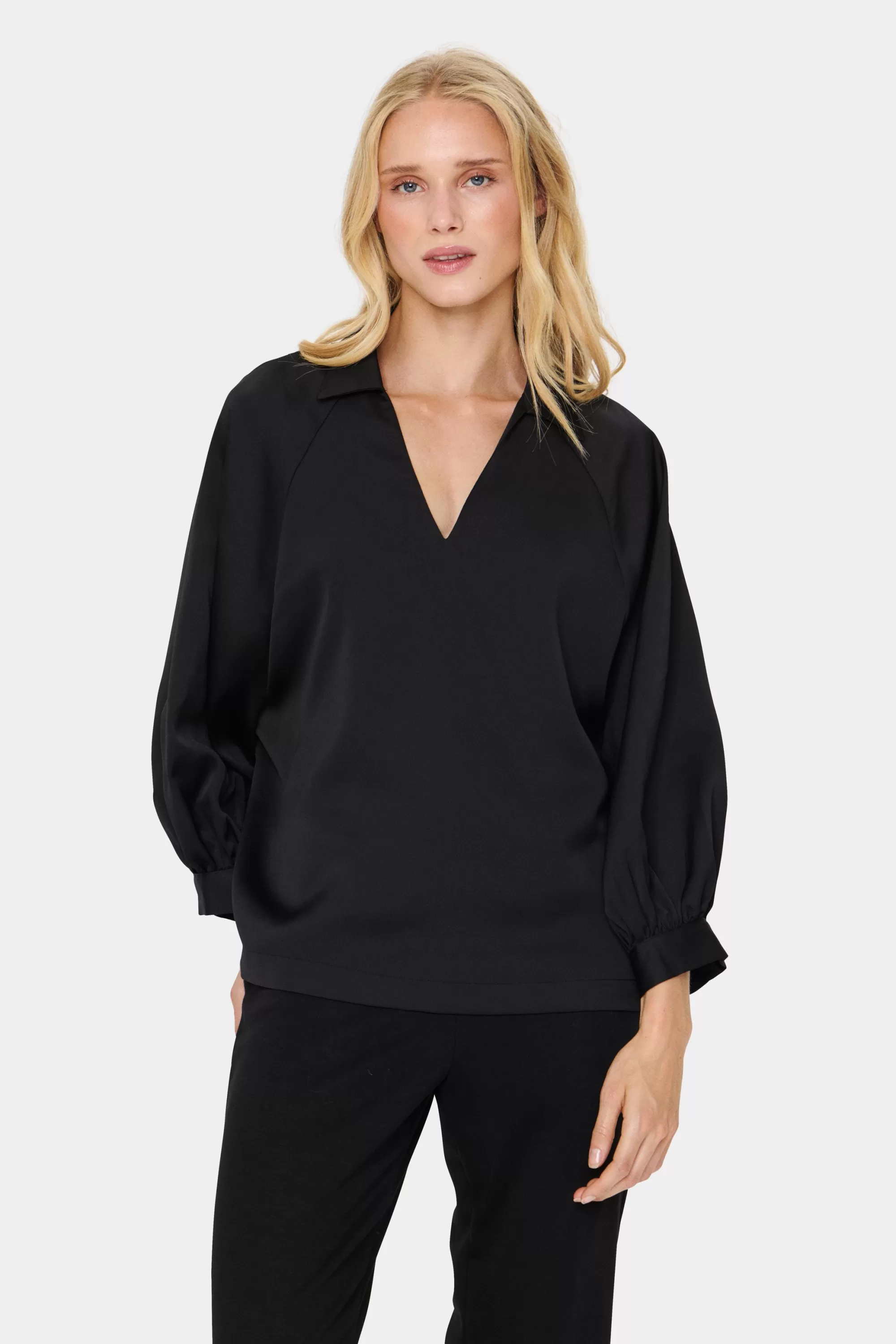 SaintTropez HandianiSZ Black Flash Sale