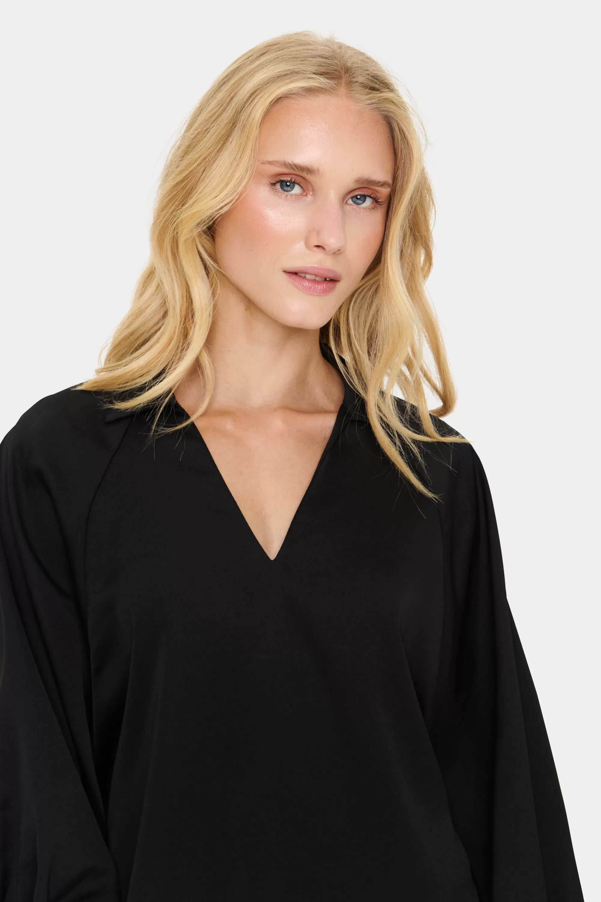 SaintTropez HandianiSZ Black Flash Sale