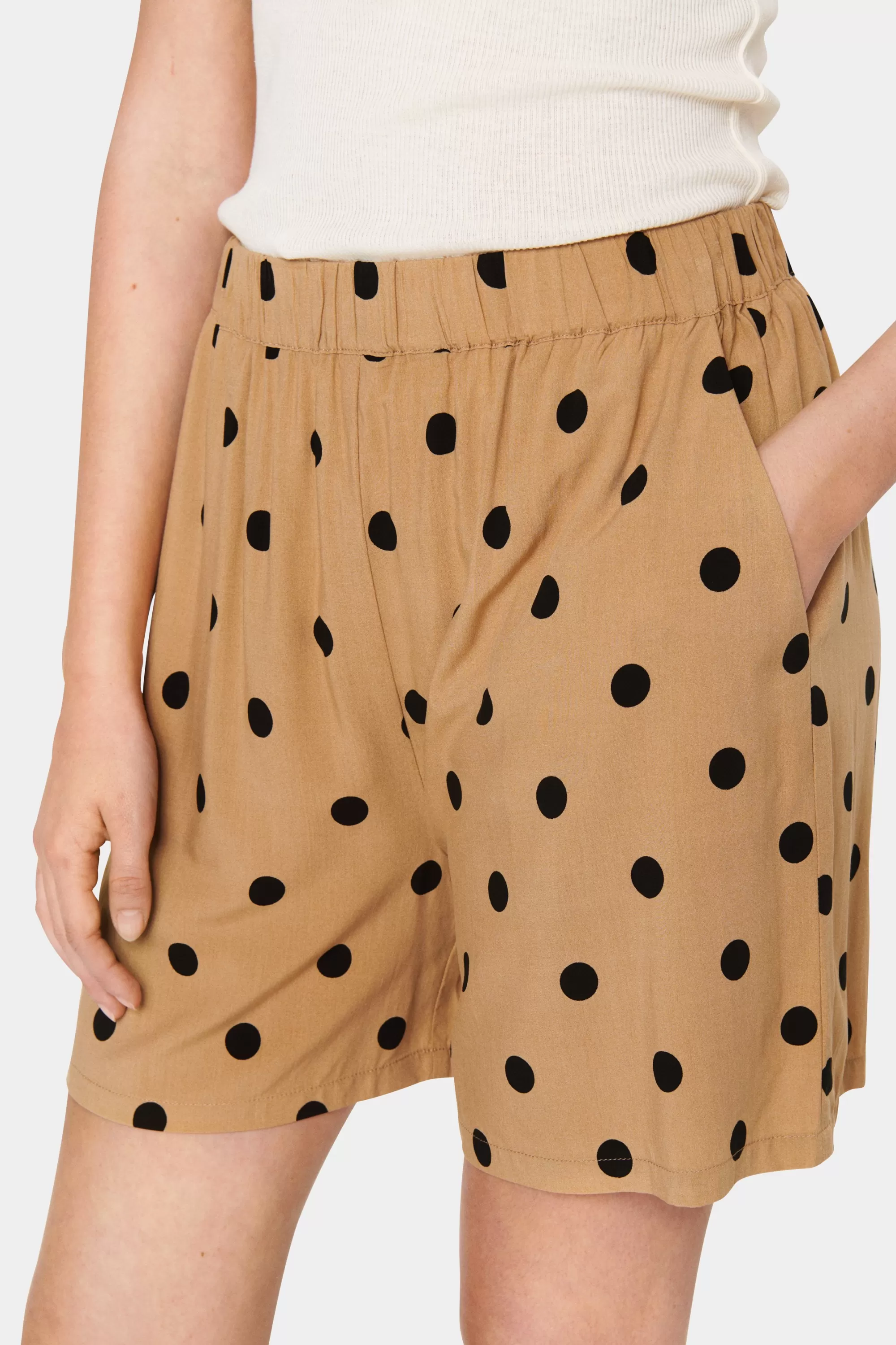 SaintTropez UdeliaSZ Shorts TanninBigDots Fashion